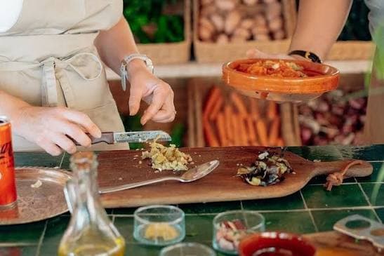 Table Marocaine Authentique en Pleine Nature