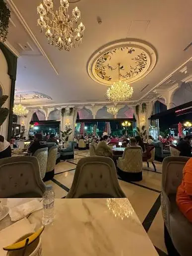 Brasserie Française Chic